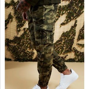 Cargo camo pants